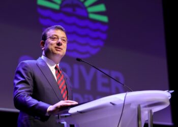 İmamoğlu’ndan gençlere: Bir reform yapacaksak, ana unsur sizsiniz
