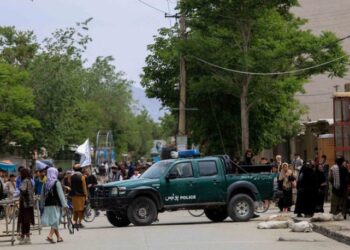 Afganistan’da camide patlama: Ölü ve yararlılar var