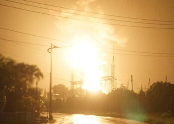 Ukrayna ordusu Rusya’da petrol rafinerisini vurdu