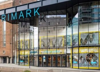 Kasasındaki kuyruklarla meşhur Primark, Türkiye’ye özel ekip gönderdi