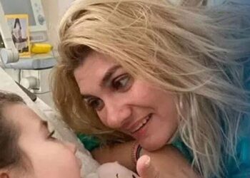 3 yılda 3 kızı ölen kadın katil çıktı: Kızını öldürmeden fotoğrafını çekmiş!