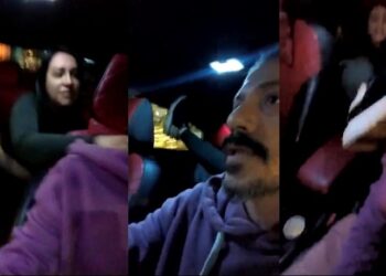 Yolcu, direksiyon başındaki taksiciyi tekmeledi