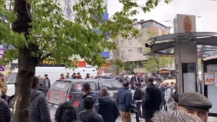 Silahlı kavgada durakta bekleyen kadın vuruldu