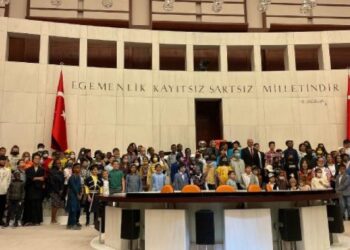 Farklı ülkelerden gelen 131 çocuk TBMM’de