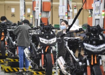 Türk motosikletçi Çin’de yüksek viteste yaşıyor