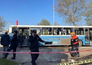 Cezaevi aracına bombalı saldırı! Acı haber geldi…