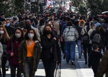 Kritik gün yarın: Maskeler kalkıyor mu?