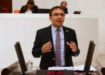 Meclis’te Soylu’ya torbacı göndermesi