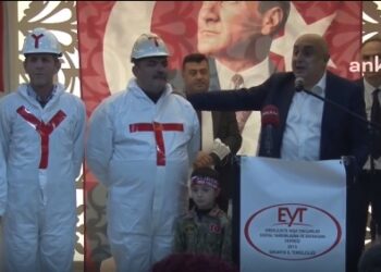 CHP’li Özkoç EYT’liler etkinliğinde konuştu: Adalet varsa çıksın bu yasa