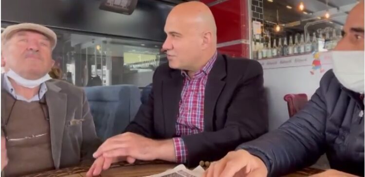 AKP kurucusu ve üyesi olduğunu söyleyen yurttaş: AKP oy vermem