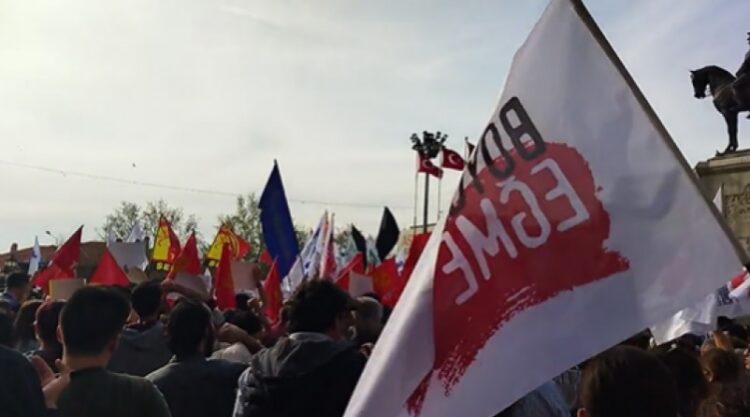 Gezi davası kararlarını protesto için birçok kentte yurttaşlar sokağa çıktı