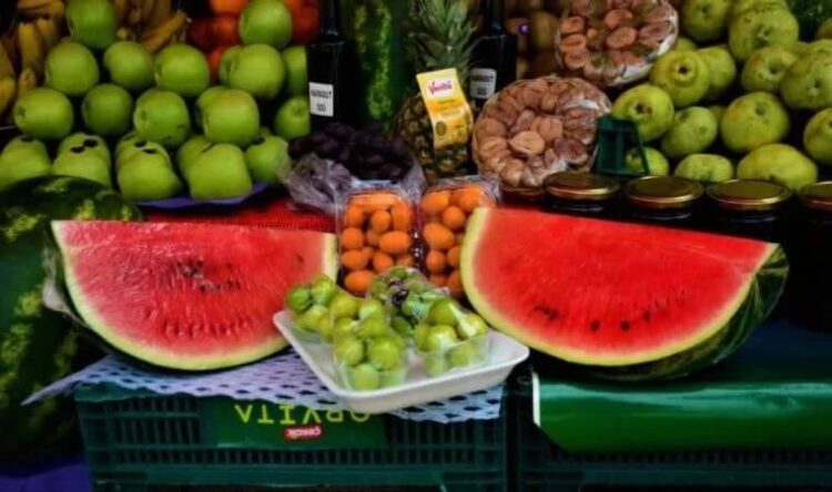 Tezgahlardaki yerini alan eriğin fiyatı cep yakıyor