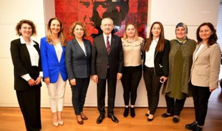 Kılıçdaroğlu, CHP saflarına yeni katılan kadınlarla bir araya geldi