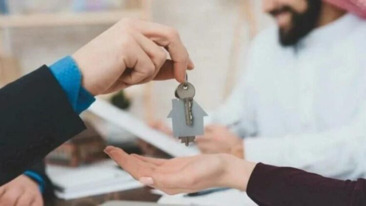 Türk vatandaşları ev bulamazken yabancılara büyük satış