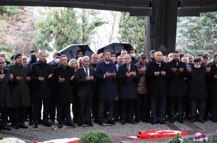 Başkan İmamoğlu, Turgut Özal’ı Anma Töreni’ne katıldı