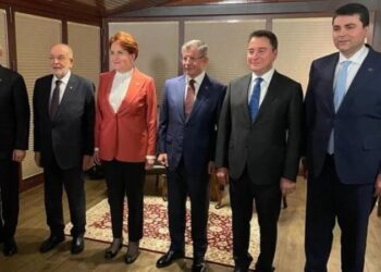 Gültekin Uysal’dan dikkat çeken paylaşımlar… ‘Muhalefete muhalefet etsin diye…’