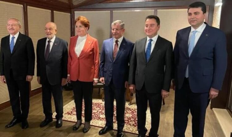 Gültekin Uysal’dan dikkat çeken paylaşımlar… ‘Muhalefete muhalefet etsin diye…’