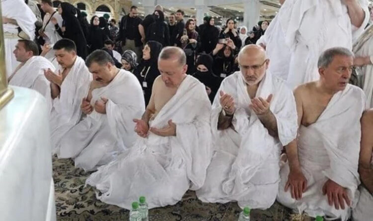 Suudi Arabistan’a giden Erdoğan’dan Umre ziyareti