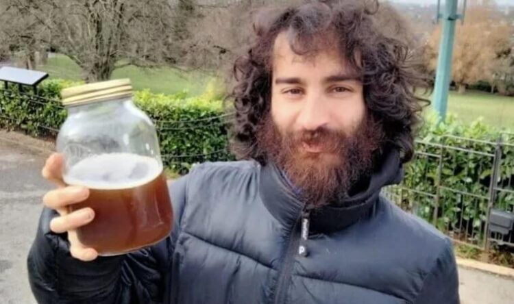 Kendi idrarını içen adam, sebeplerini açıkladı