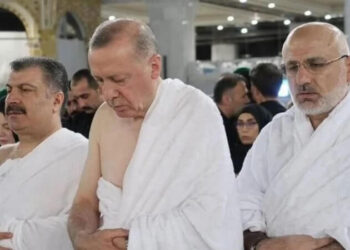 CHP’den Erdoğan’a: ‘Devletin parası ile konaklayıp umre olmaz, kabul olmaz’