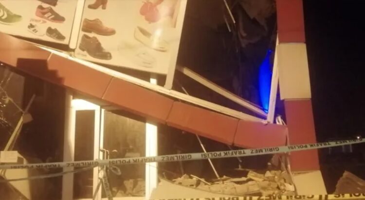 Van’da AVM çöktü: 6 kişi yaralandı