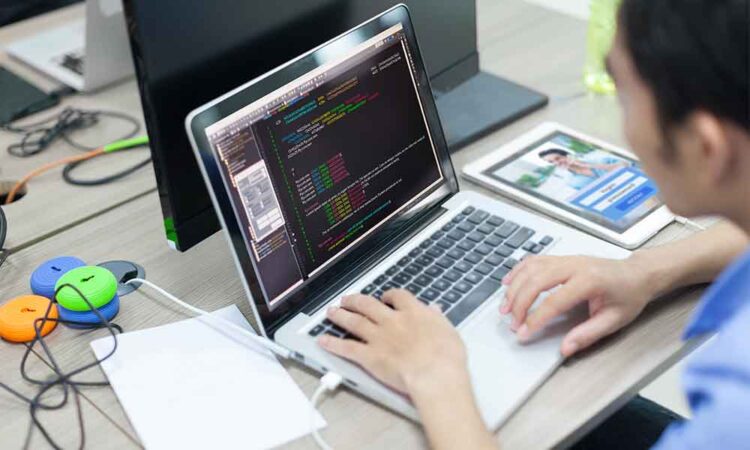 Çin’de yazılım sektörünün geliri çift haneli büyüme kaydetti