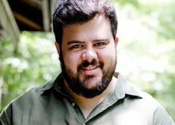 Eser Yenenler hastaneye kaldırıldı