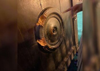 Ayasofya’nın tarihi kapısı tahrip edildi