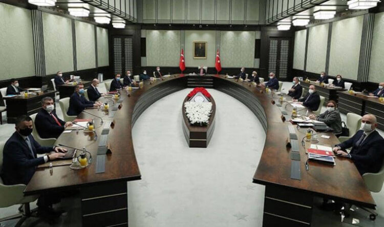 Emekliler saat 16.00’ya kilitlendi? Bayram ikramiyesi ne kadar olacak?