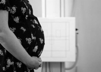 Normal doğuma zorlanan kadın ve bebeği yaşamını yitirdi