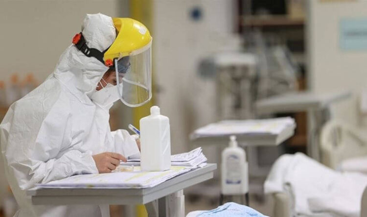 Bilim Kurulu Üyesi: “Post Covid-19’a” dikkat çekti