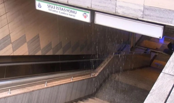 Şişli’de boru patladı; metro istasyonu kapatıldı