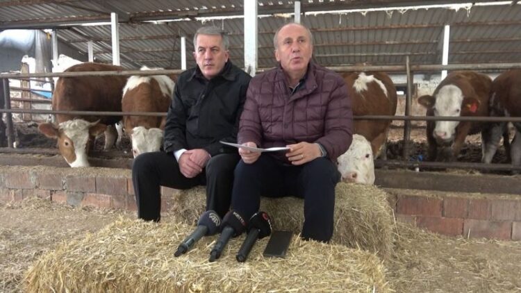 Muharrem İnce’den ahırda basın toplantısı