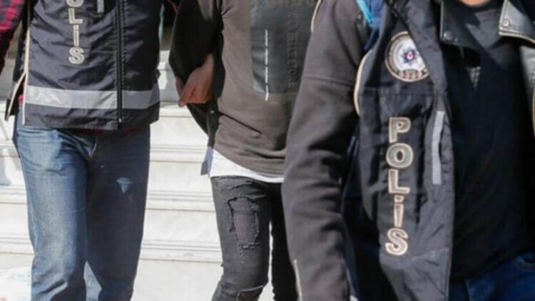 İzmir’de ‘FETÖ’ operasyonu: 99 kişi hakkında gözaltı kararı