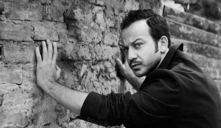 Rıza Kocaoğlu yeni tarzıyla görenleri şaşırttı