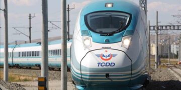Yüksek Hızlı Tren seferlerine zam