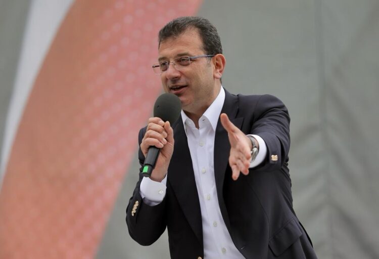 İmamoğlu: Milletin sözüyle İstanbul’u yönettiğimiz için çıldırıyorlar