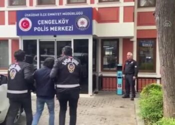 Trabzonspor bayrağını indirmeye çalışan “Rambo Okan” yakalandı
