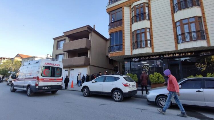 Eski kulüp başkanı evinde ölü bulundu