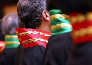 15 hakim ve cumhuriyet savcısı meslekten çıkarıldı