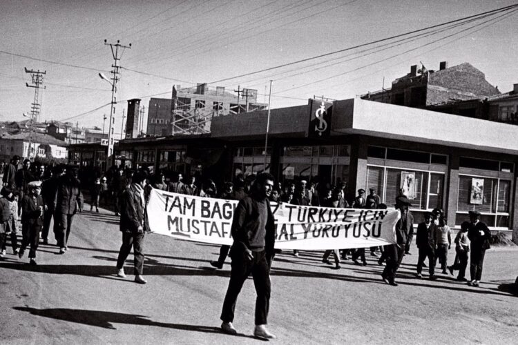 68’in simgesi Deniz Gezmiş’ten, milli kahraman Deniz Gezmiş’e…