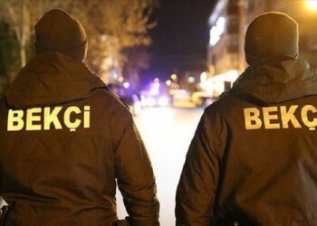 Erkek arkadaşıyla gezen 16 yaşındaki kıza bekçilerden taciz ve gözaltı