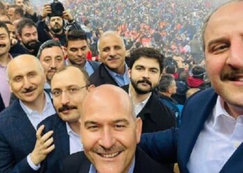 İki şehit haberi gelen gecede bakanların maç keyfine tepki