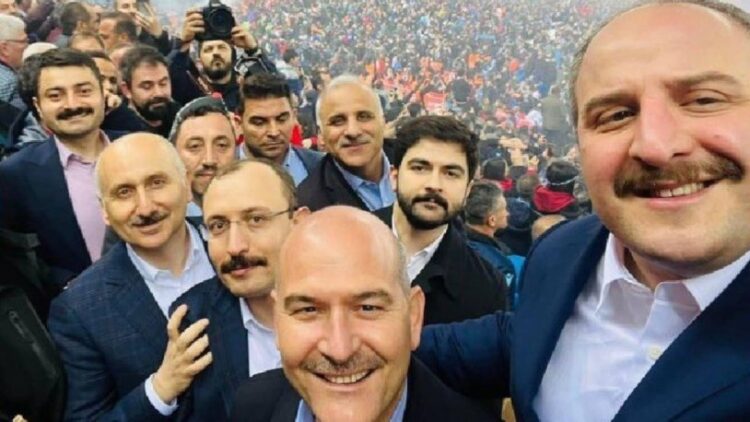 İki şehit haberi gelen gecede bakanların maç keyfine tepki