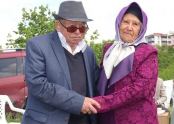 50 torun sahibi çift, evliliklerinin 75. yılında nikah tazeledi