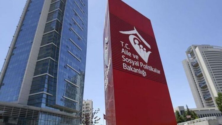 “Bakanlıkta işe girmek isteyen yurttaştan 100 bin lira istendi” iddiası