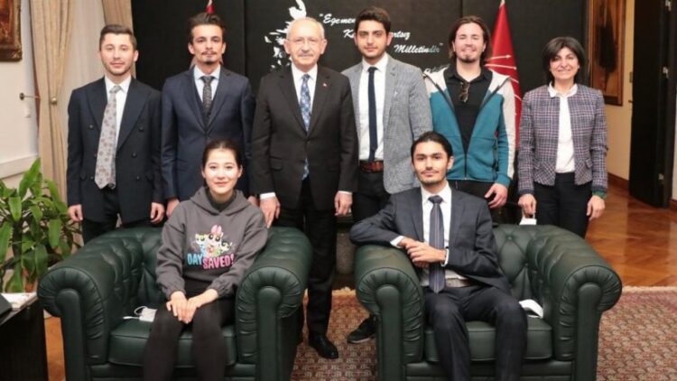 AKP’li yönetici Kılıçdaroğlu’nu ziyaret ettiği için görevden alındı