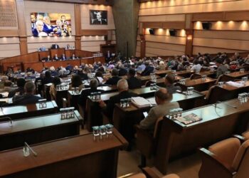 Engellemeler devam ediyor: İBB yine AKP-MHP grubuna takıldı