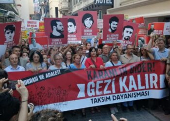 Taksim Dayanışması: Herkes biliyor, her yer Taksim her yer direniş