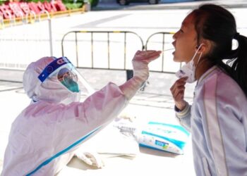 Beijing, son Kovid-19 artışlarını kontrol altına almak için kısıtlamaları genişletiyor